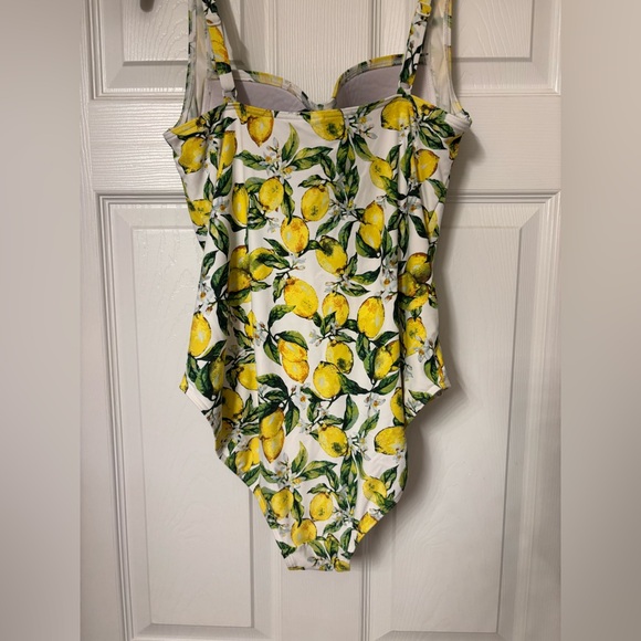 New NipTuck Swim one piece Lemon Print Swimsuit. Size 10. - Picture 4 of 5